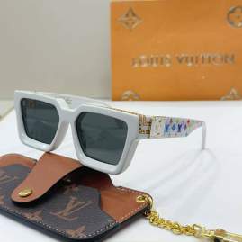 Picture of Louis Vuitton Sunglasses _SKUfw76407007fw